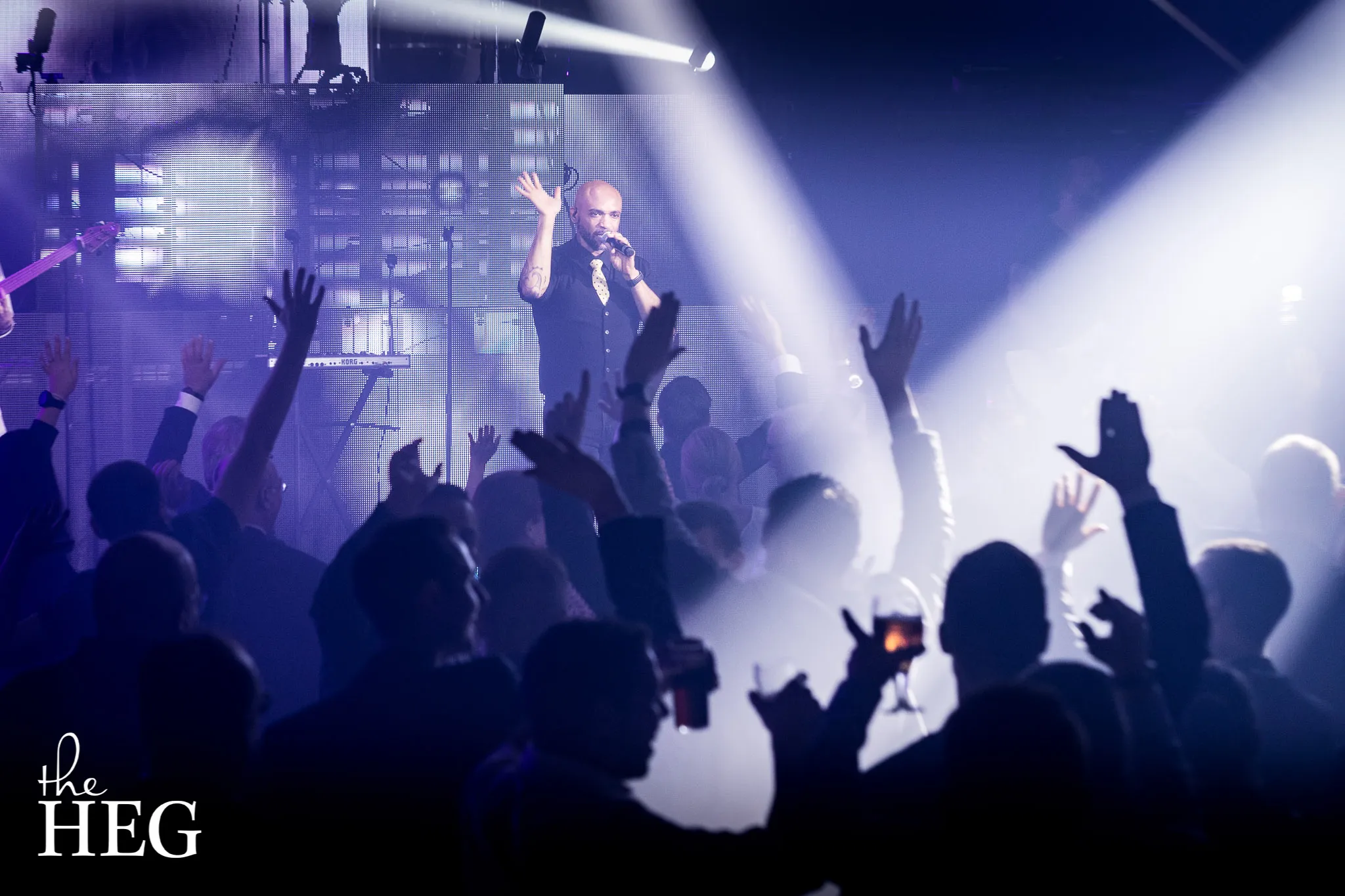 Die Partyband Gravity Live spielt live auf einer Firmenfeier in einer stilvollen Eventlocation in Düsseldorf.